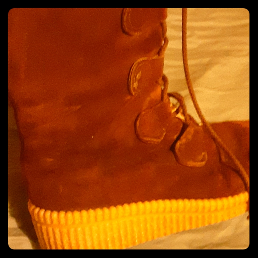 Handmade wool leather snow boots
